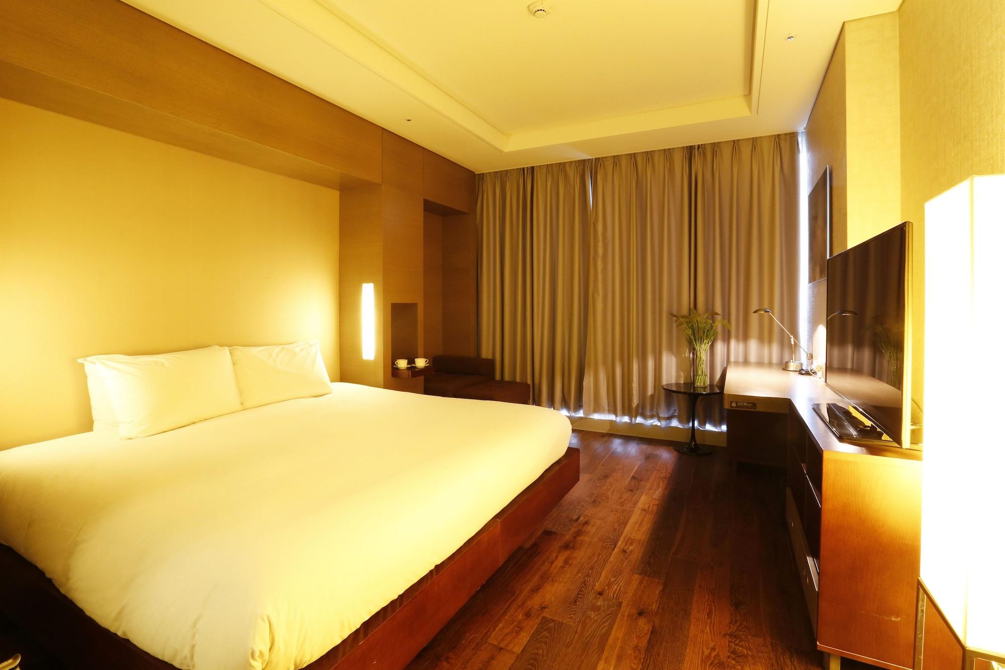 Grand Mercure Ambassador Changwon Bagian luar foto