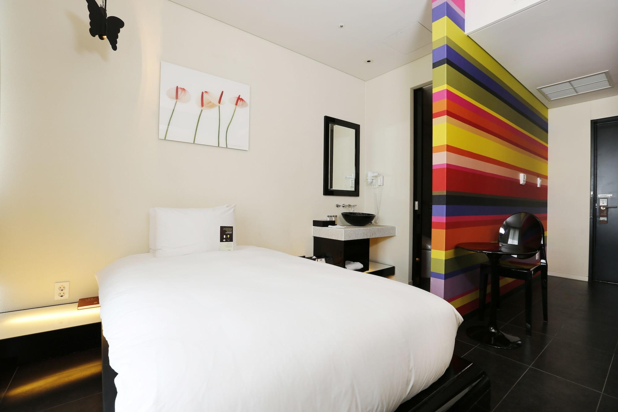 Grand Mercure Ambassador Changwon Bagian luar foto