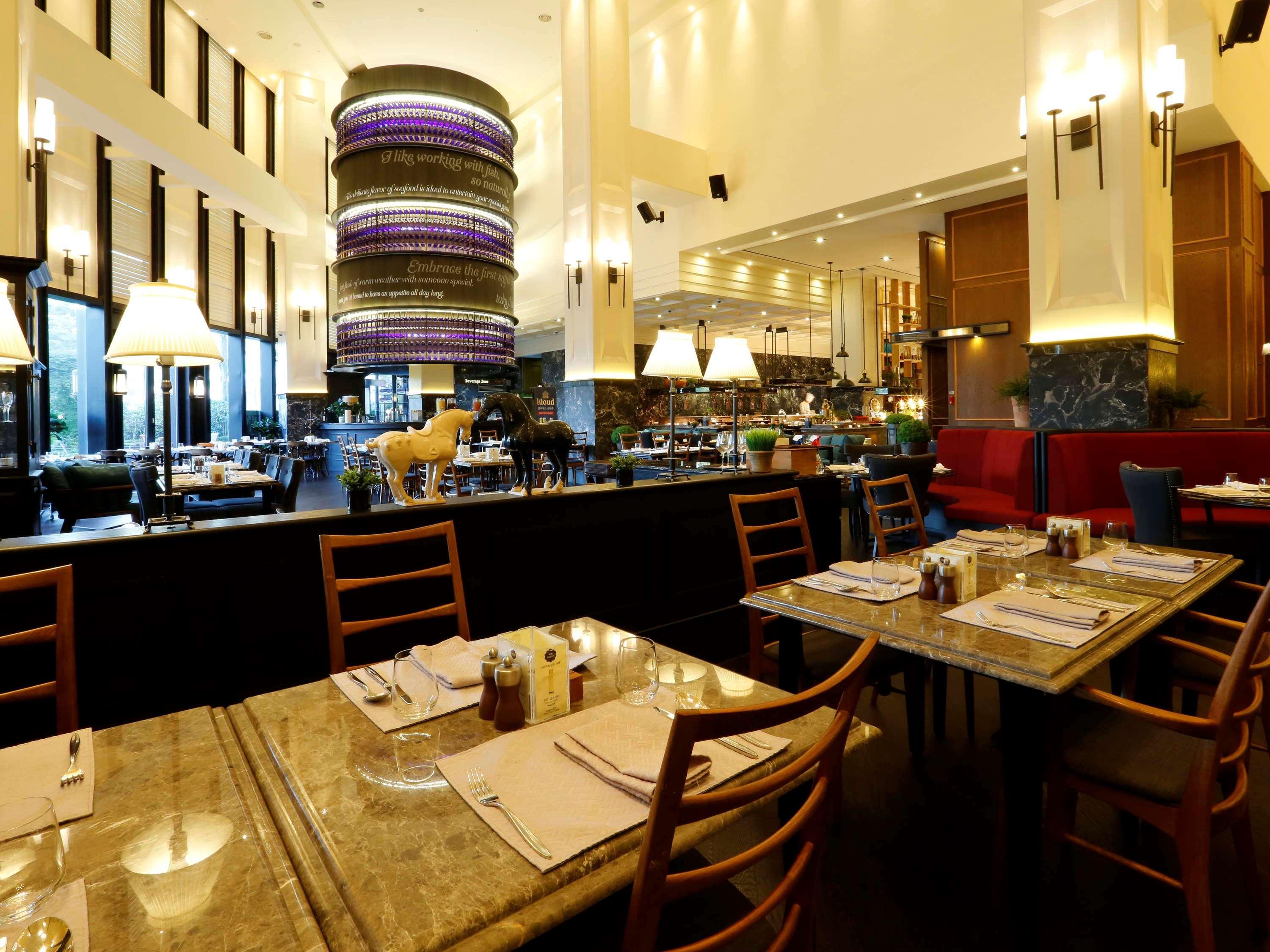 Grand Mercure Ambassador Changwon Bagian luar foto