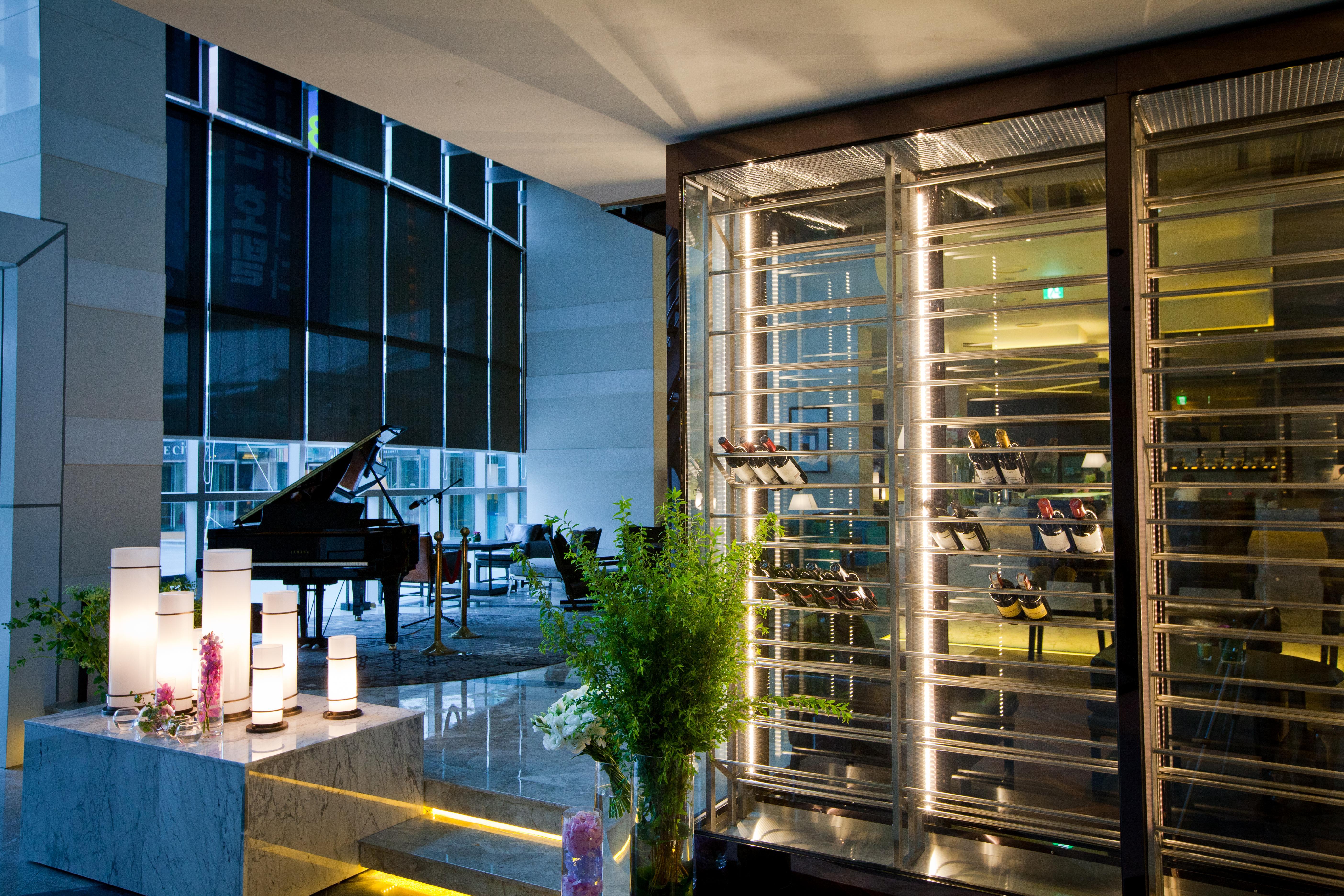Grand Mercure Ambassador Changwon Bagian luar foto