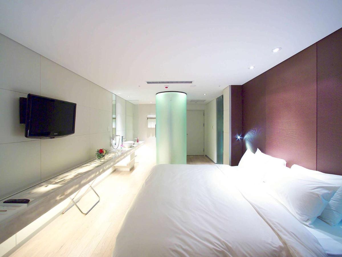 Grand Mercure Ambassador Changwon Bagian luar foto
