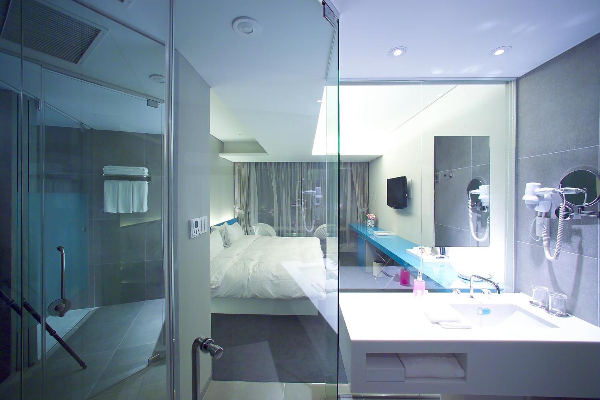 Grand Mercure Ambassador Changwon Bagian luar foto