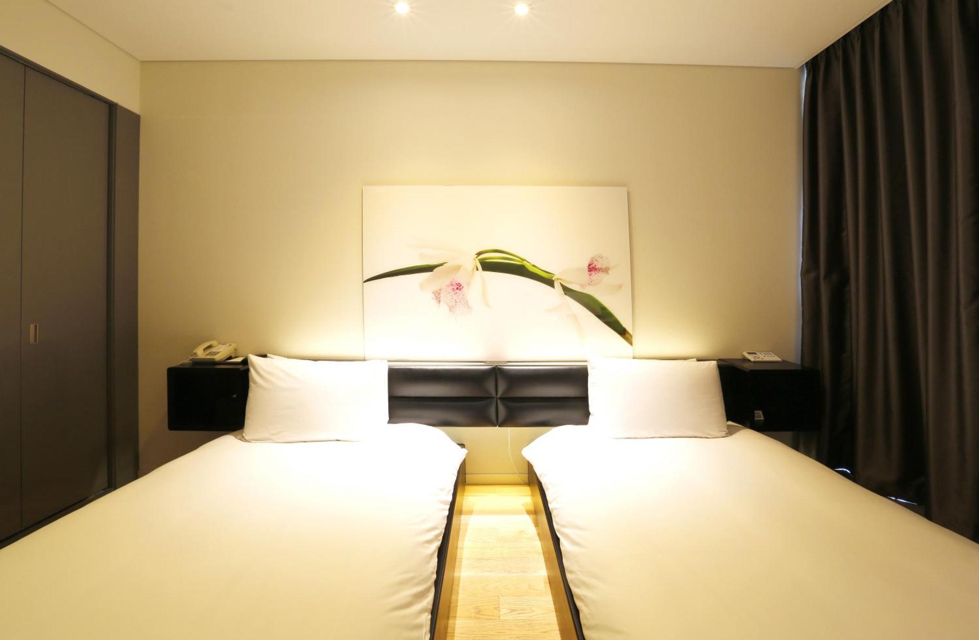 Grand Mercure Ambassador Changwon Bagian luar foto