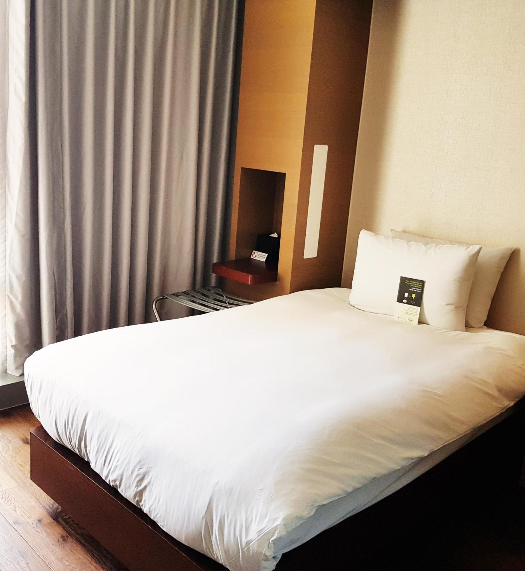 Grand Mercure Ambassador Changwon Bagian luar foto