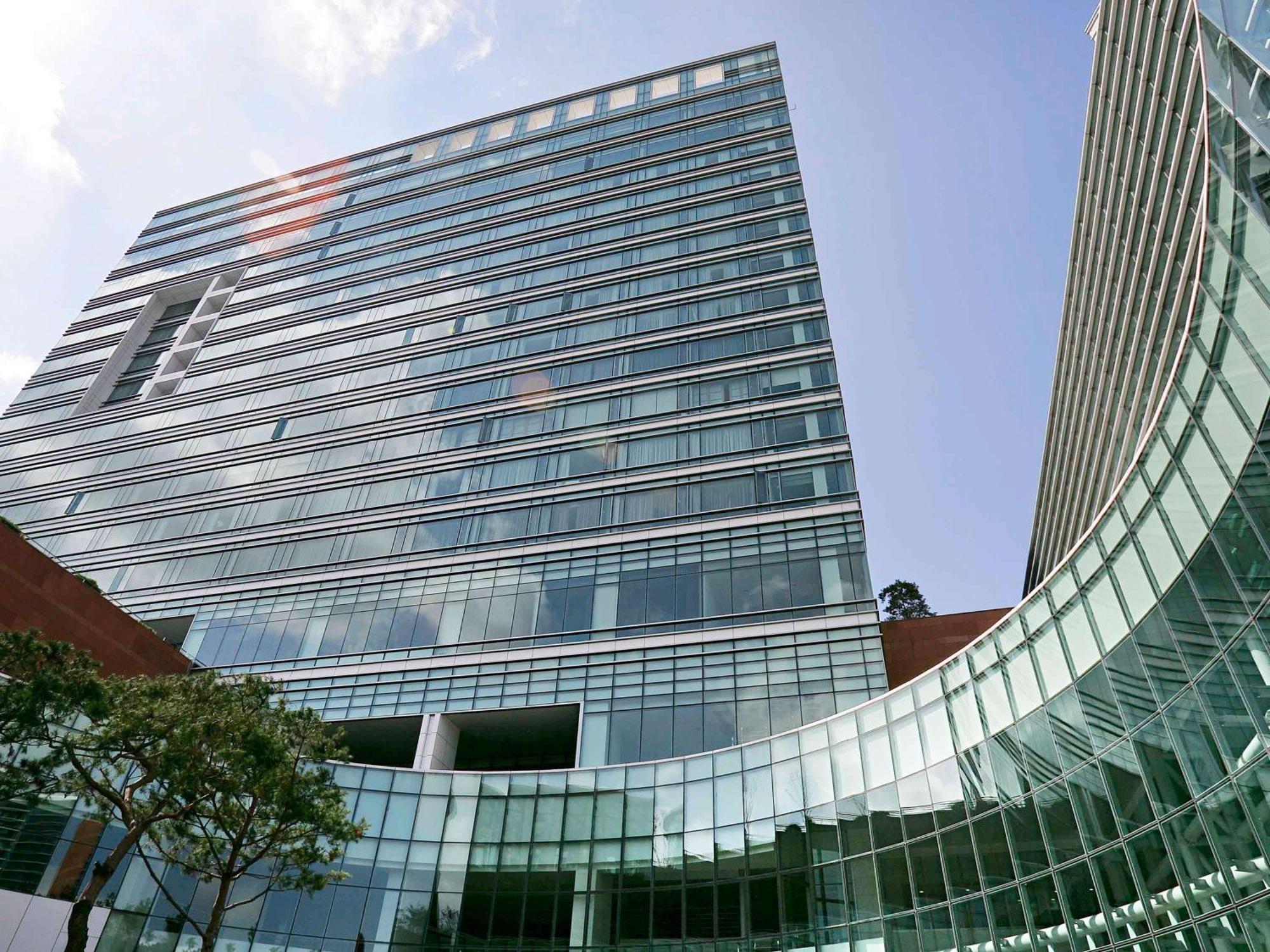 Grand Mercure Ambassador Changwon Bagian luar foto
