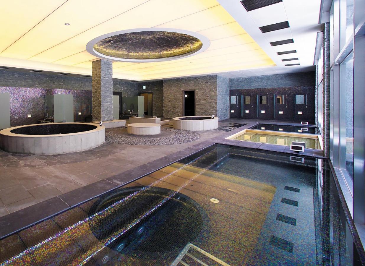 Grand Mercure Ambassador Changwon Bagian luar foto