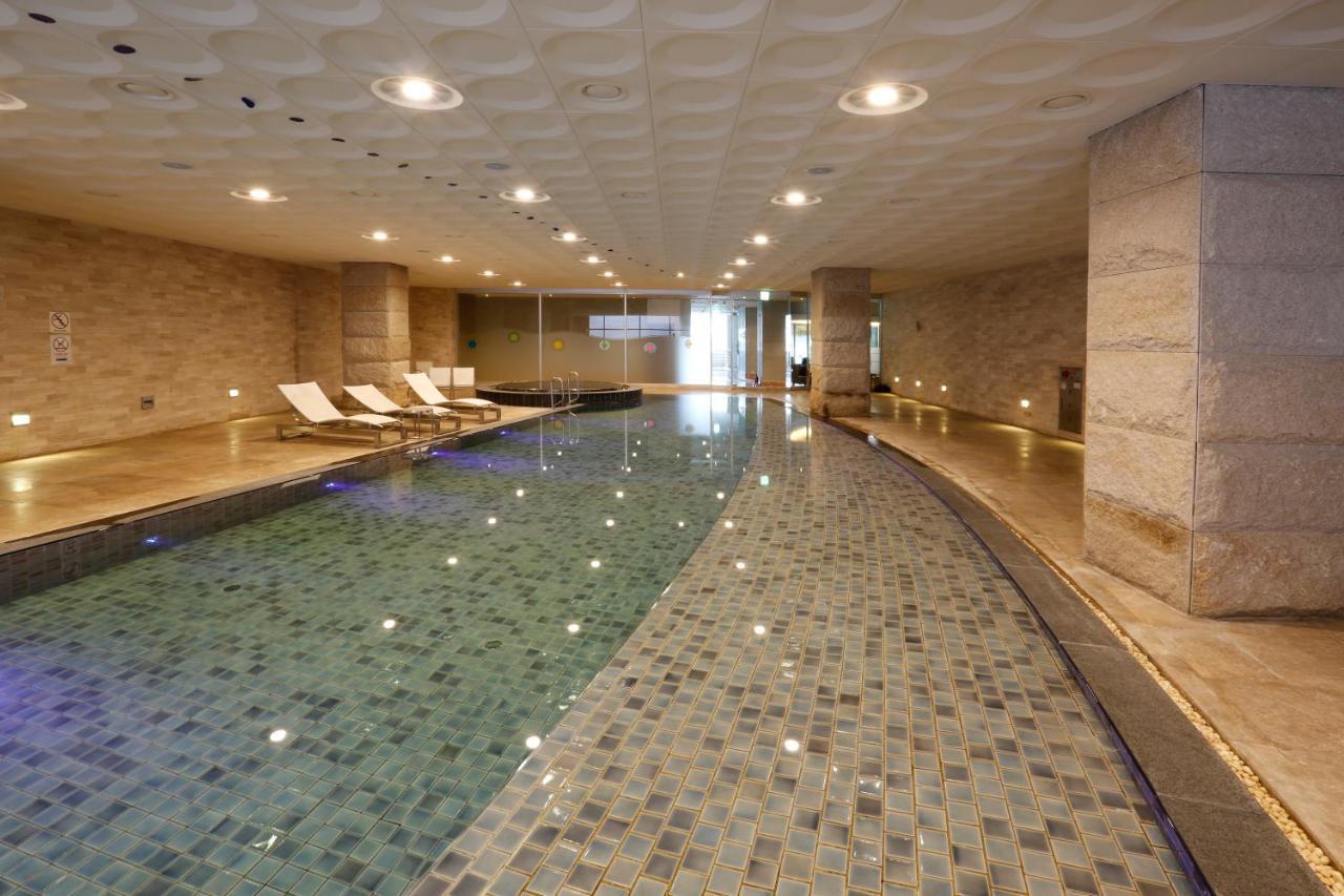 Grand Mercure Ambassador Changwon Bagian luar foto
